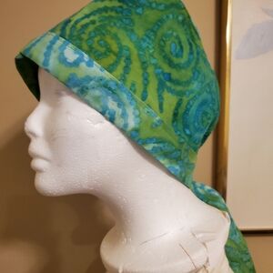 New Adult Sz Green and Blue Swirl Scrub Cap Cotton
